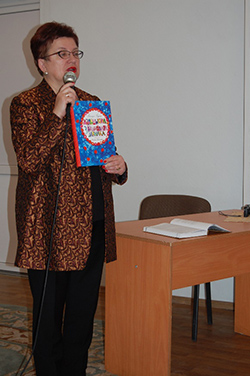 “Дзяцінства маё, пачакай!” – прэзентацыя кнігі Тамары Бунта “Дзяўчынка з Вішнёвага завулка” “Дзяцінства маё, пачакай!” – прэзентацыя кнігі Тамары Бунта “Дзяўчынка з Вішнёвага завулка”