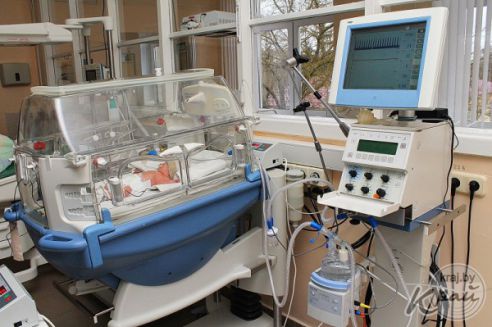 Помогать адресно. Молодечненскому роддому подарили чехлы на кювезы для недоношенных детей (фото)