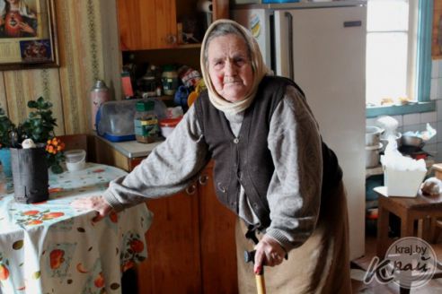 «Вёску шкода. Быў 91 жыхар, а стала 3». Репортаж из деревни Кулеши на Вилейщине, где остались три жилые хаты (фото)