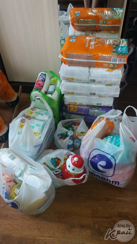 Молодые мамы Молодечно помогают детям-отказникам, которые находятся в больнице (фото)