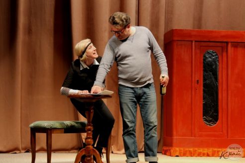 «Сыграли на уровне большой сцены». В Вилейке состоялась премьера спектакля «Зойкина квартира» (фото)