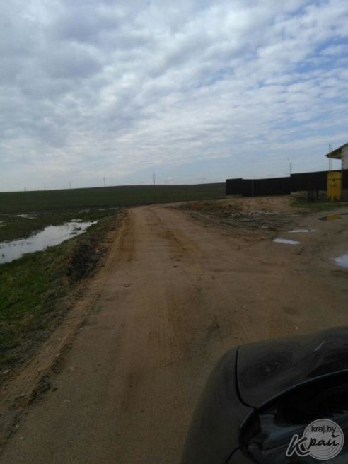 «Это просто чудо!» Жителям Селивоновки под Молодечно сделали проезд к домам (фото)