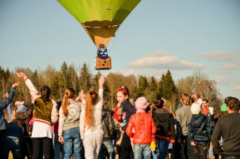 Бонстики заинтриговали белорусских детей и улетели из Беларуси