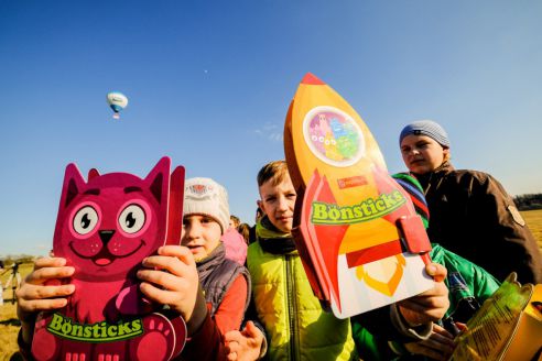 Бонстики заинтриговали белорусских детей и улетели из Беларуси