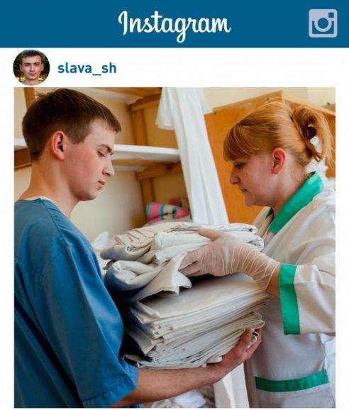 "Убираю, помогаю с лежачими больными, мету двор". Как вилейчанин проходит альтернативную службу в больнице