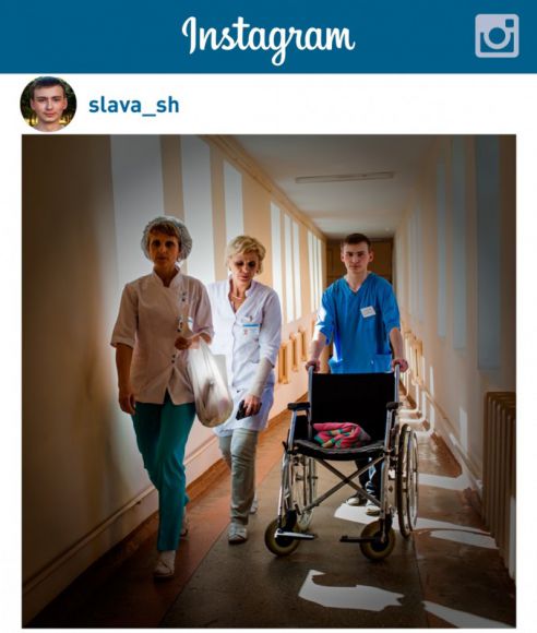 "Убираю, помогаю с лежачими больными, мету двор". Как вилейчанин проходит альтернативную службу в больнице