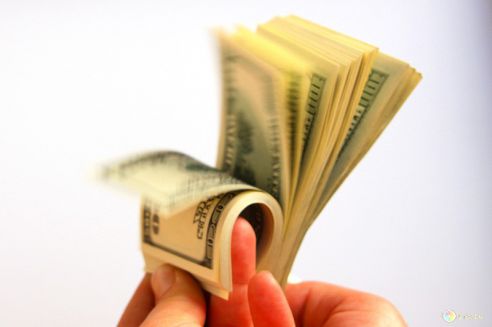 Специалист компании «Фурникон»: «Подошва обуви тоже изготовлена из ПВХ. Тогда почему смущают натяжные потолки?»