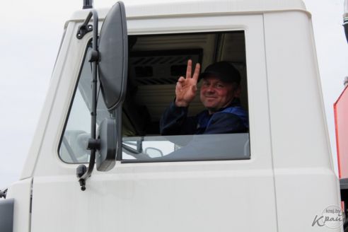 Вилейскому ЖКХ вручили ключи от нового мусоровоза за 45 тысяч евро (фото)