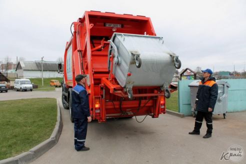 Вилейскому ЖКХ вручили ключи от нового мусоровоза за 45 тысяч евро (фото)