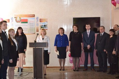 У Глыбоцкай СШ №3 адкрылі мемарыяльную дошку ў гонар паэта и педагога з Маладзечаншчыны Віталя Гарановіча (фота, відэа)