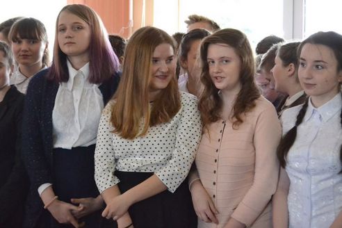 У Глыбоцкай СШ №3 адкрылі мемарыяльную дошку ў гонар паэта и педагога з Маладзечаншчыны Віталя Гарановіча (фота, відэа)