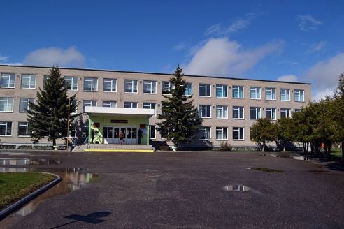 У Глыбоцкай СШ №3 адкрылі мемарыяльную дошку ў гонар паэта і педагога з Маладзечаншчыны Віталя Гарановіча (фота, відэа)