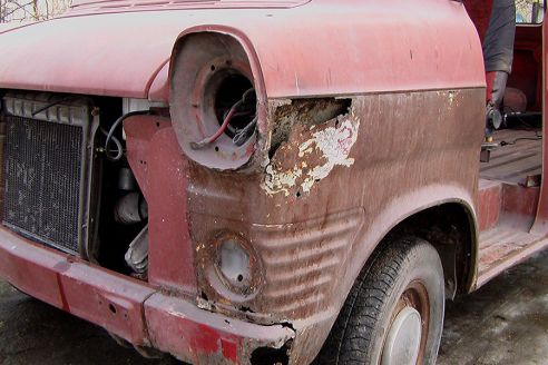 «К технике тянуло всегда». Как вилейчанин реставрирует раритетный «Форд Транзит» (фото)