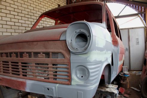 «К технике тянуло всегда». Как вилейчанин реставрирует раритетный «Форд Транзит» (фото)