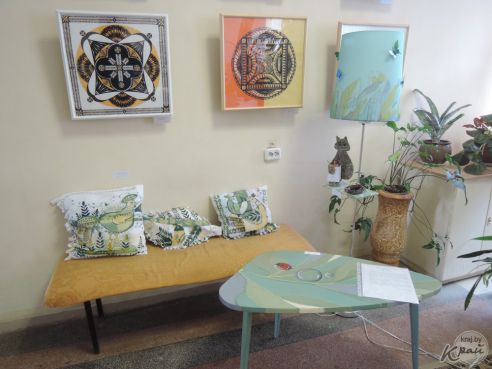 Как превратить быт в искусство. Выставка работ «АРТ-быт: штучка.by» проходит в детской школе искусств Молодечно (фото)