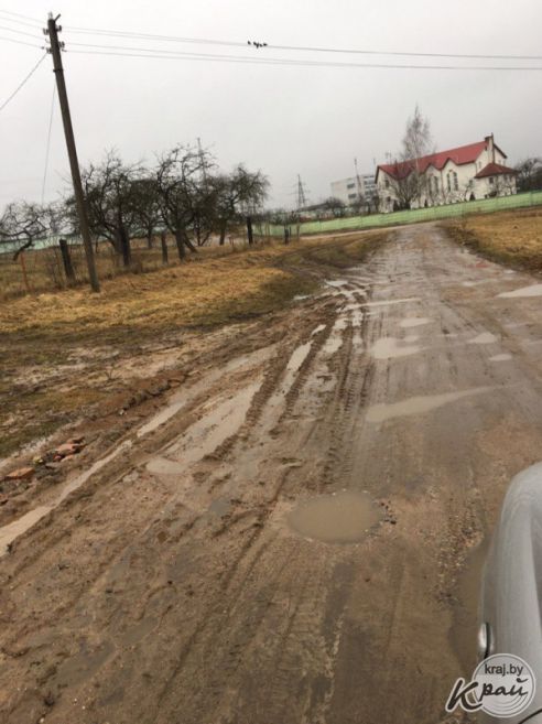 «Соседи говорят «спасибо!» После публикации Край.бай по Городокской в Молодечно прошелся грейдер (фото)