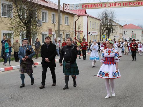 Фото- и видеорепортаж: В Глубоком прошел первый международный региональный фестиваль «Дударскі рэй»