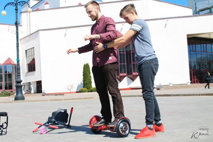 «На них даже дедули катаются!» Как Край.бай тестировал гироскутеры (фото)