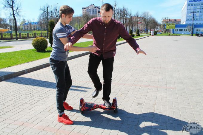 «На них даже дедули катаются!» Как Край.бай тестировал гироскутеры (фото)