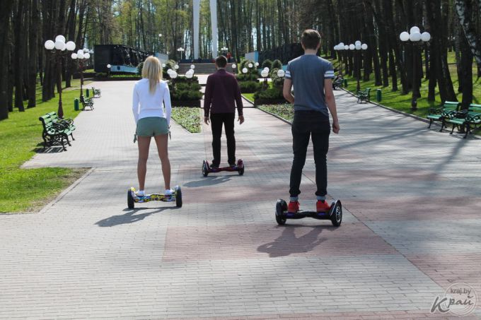 «На них даже дедули катаются!» Как Край.бай тестировал гироскутеры (фото)