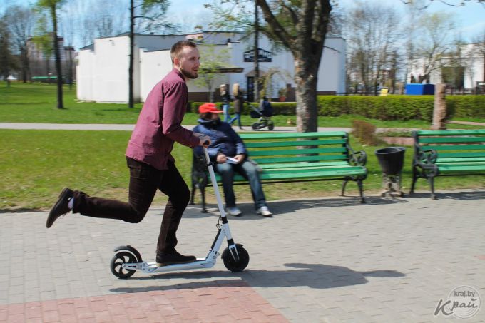 «На них даже дедули катаются!» Как Край.бай тестировал гироскутеры (фото)