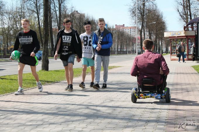 «На них даже дедули катаются!» Как Край.бай тестировал гироскутеры (фото)