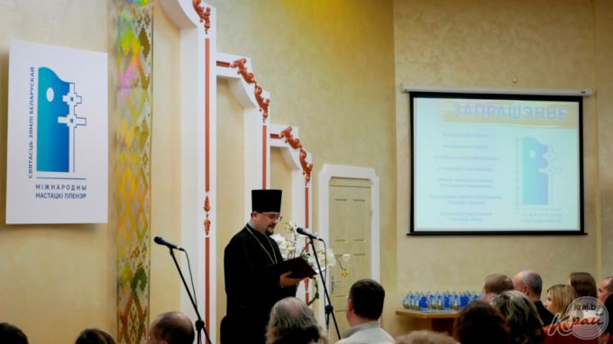 Картины продадут, средства перечислят дому-интернату. В Молодечно завершился пленэр «Святость земли белорусской» (фото)