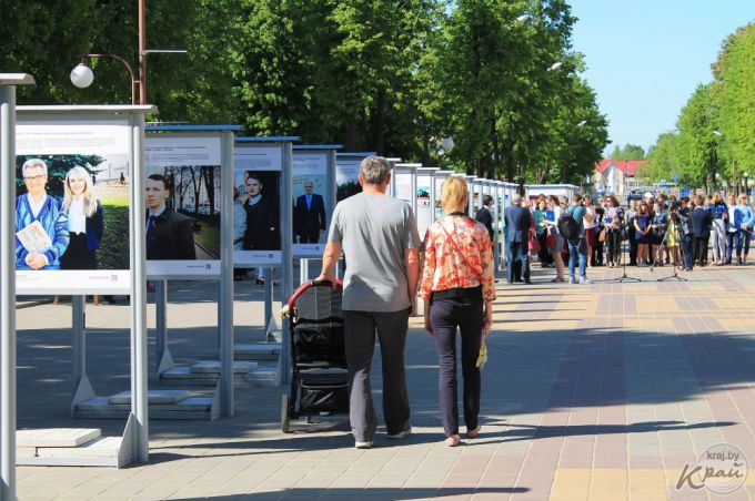 Работаем вместе на пользу Беларуси. Выставка «Проекты в лицах» открылась в Молодечно (фото)