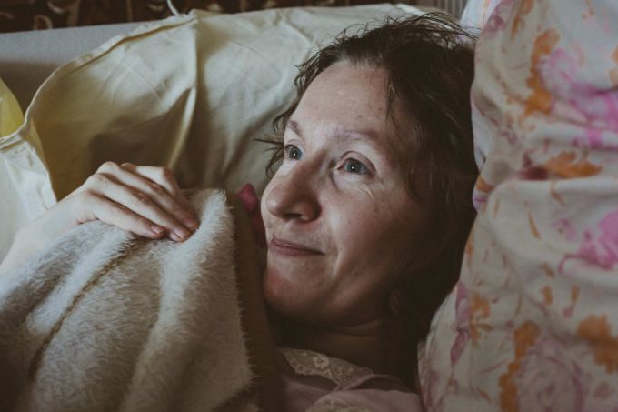 Исчезнувшая. Уже 5 лет редкая болезнь заставляет Дашу из Вилейки круглосуточно «танцевать» (фото, видео)