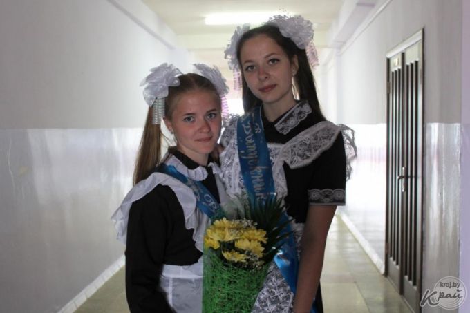 «Школа – детство, и оно заканчивается». В СШ №5 Вилейки прозвенел последний звонок для единственного 11-го класса (фото)
