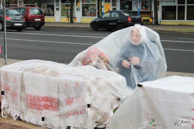 Пять признаков того, что в Молодечно проходит фестиваль песни и поэзии (фото)