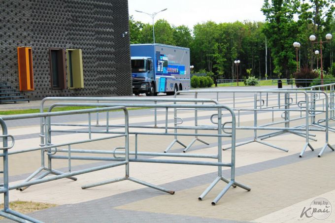 Пять признаков того, что в Молодечно проходит фестиваль песни и поэзии (фото)