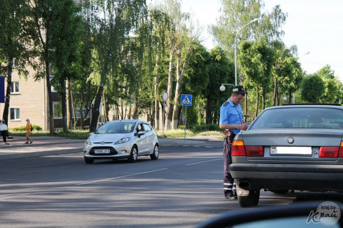 «Мужики, имейте совесть, мне 45 ртов кормить надо!» Фоторепортаж из рейда ГАИ по Молодечно