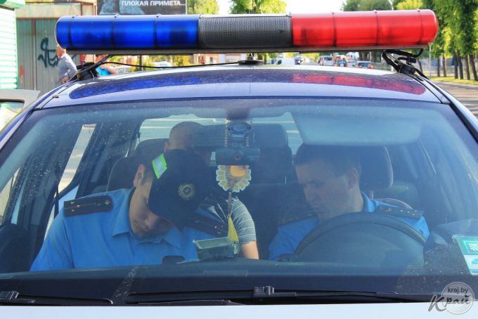 «Мужики, имейте совесть, мне 45 ртов кормить надо!» Фоторепортаж из рейда ГАИ по Молодечно