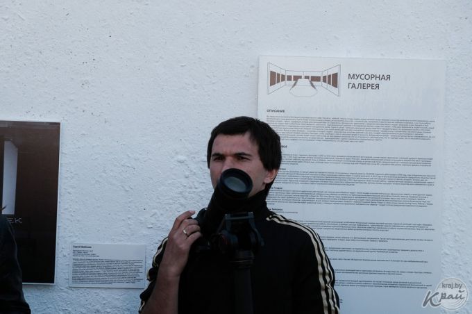 «Это не протест, это искусство». На мусорке в Молодечно открыли выставку фоторабот художников (фото)