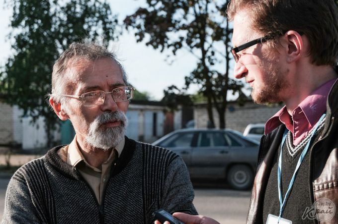 «Это не протест, это искусство». На мусорке в Молодечно открыли выставку фоторабот художников (фото)