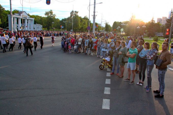 Фоторепортаж: Каким был районный выпускной в Молодечно