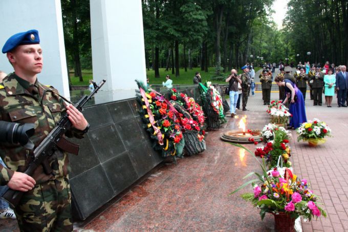 Фоторепортаж: Каким был районный выпускной в Молодечно