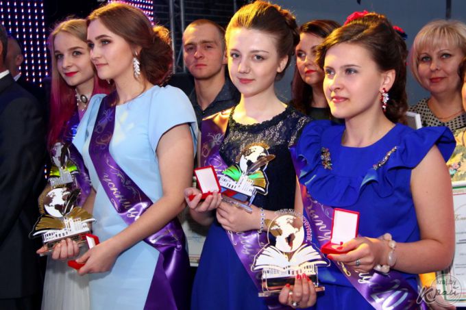 Фоторепортаж: Каким был районный выпускной в Молодечно