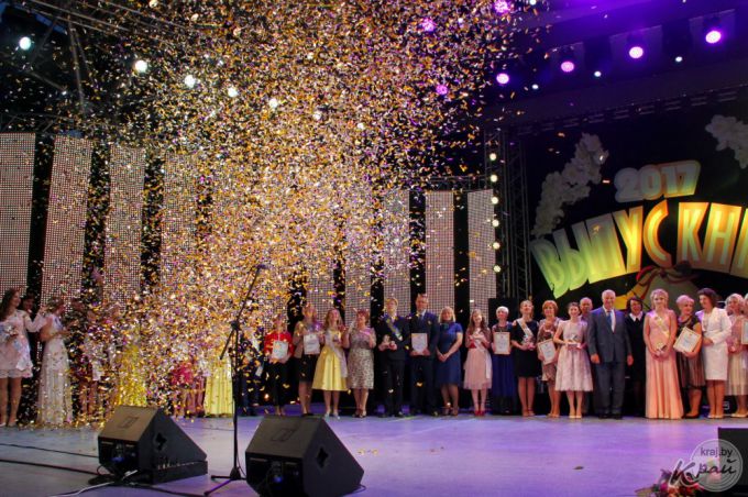 Фоторепортаж: Каким был районный выпускной в Молодечно