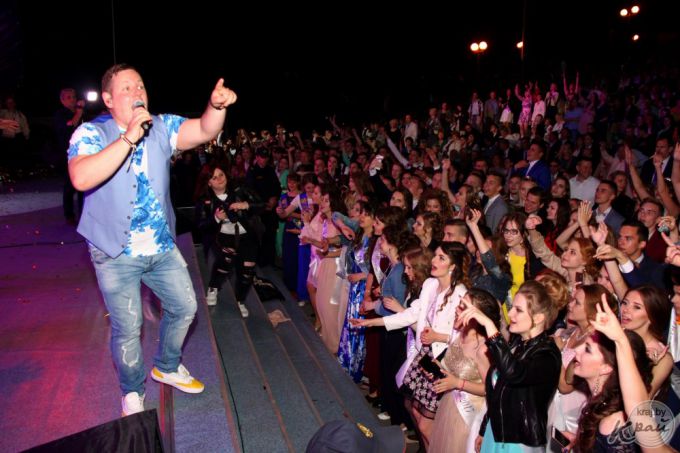 Фоторепортаж: Каким был районный выпускной в Молодечно