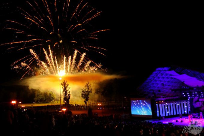 Фоторепортаж: Каким был районный выпускной в Молодечно