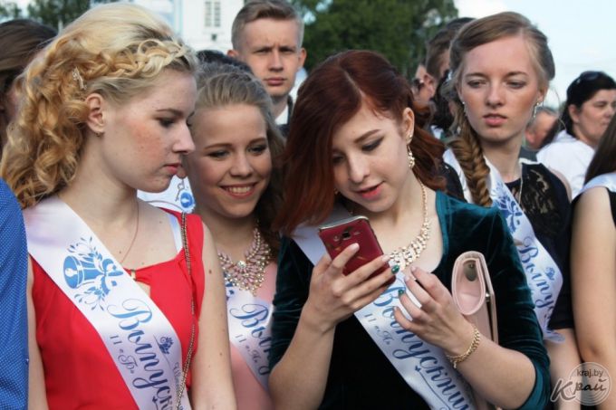 «Вот они, золотцы!» Районный бал выпускников состоялся в Вилейке 9 июня (фото)