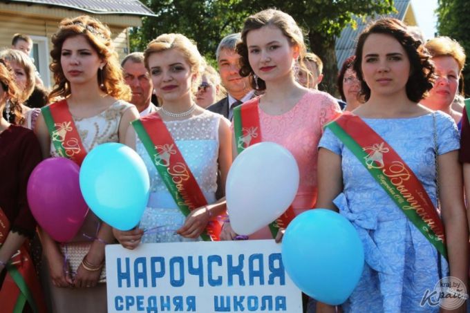 «Вот они, золотцы!» Районный бал выпускников состоялся в Вилейке 9 июня (фото)