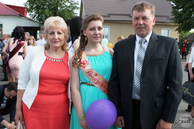 «Вот они, золотцы!» Районный бал выпускников состоялся в Вилейке 9 июня (фото)