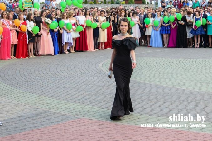 Фоторепортаж: 9 июня в Сморгони прошел районный выпускной