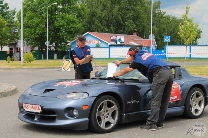 «Молодечно не Дакар!» 10 июня молодечненцы увидели парад ретроавтомобилей (фото, видео)