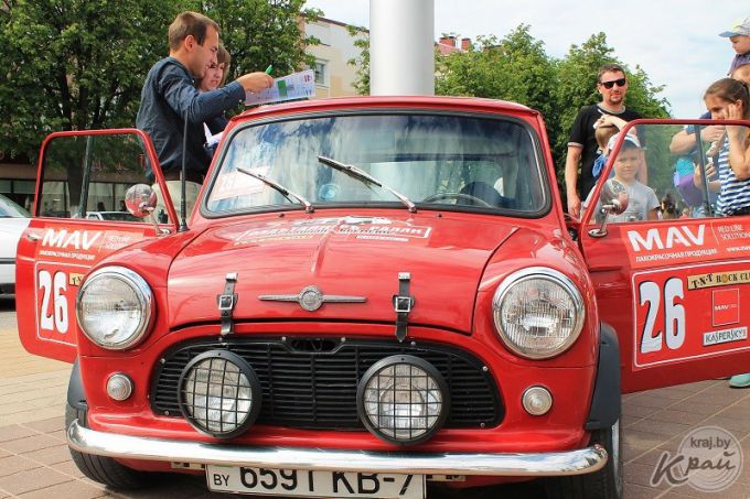 «Молодечно не Дакар!» 10 июня молодечненцы увидели парад ретроавтомобилей (фото, видео)