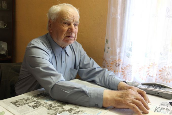 «Смотрели кино и стоя, и сидя». Старейший киномеханик страны о том, как искусство добиралось до Вилейского района (фото)