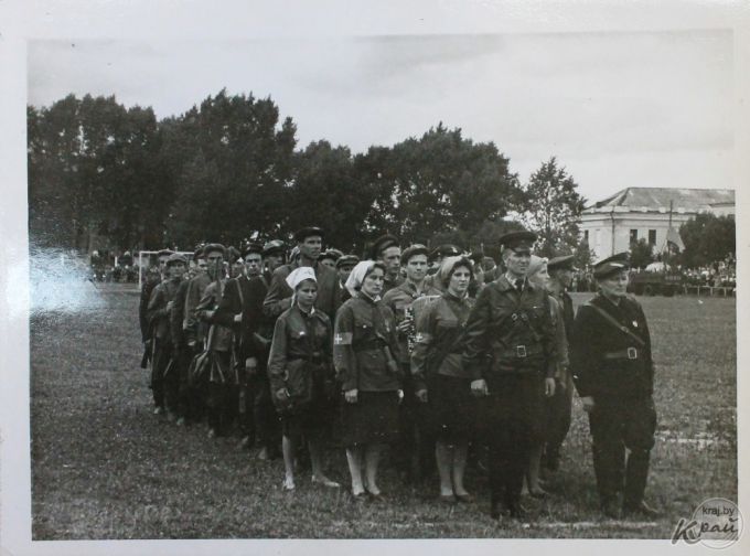 На площади Ленина и стадионе. Как в Молодечно 50 лет назад праздновали День Независимости (фото)